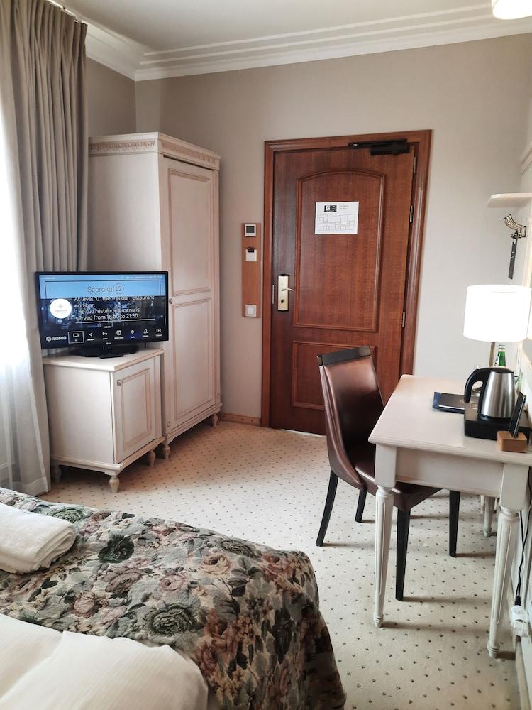 Hotel Rubinstein - Room