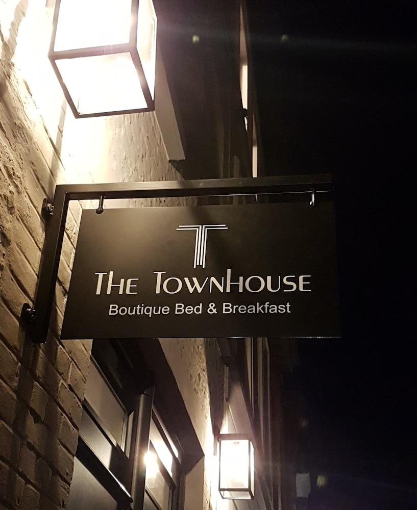 The Townhouse Bed & Breakfast - Exterior