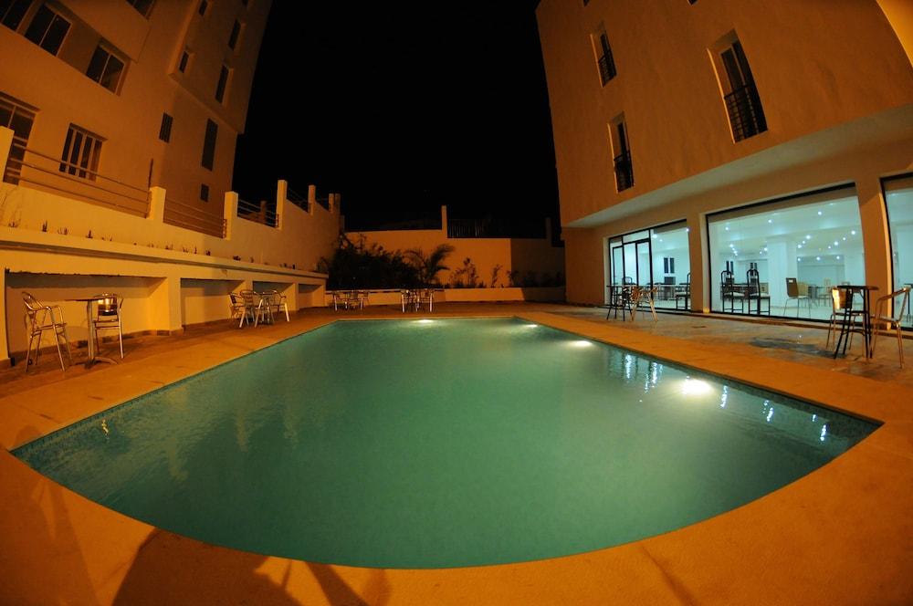 Free Zone Hotel - Outdoor Pool