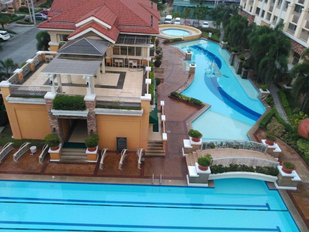 Sorrento 2BR Apartment - Outdoor Pool