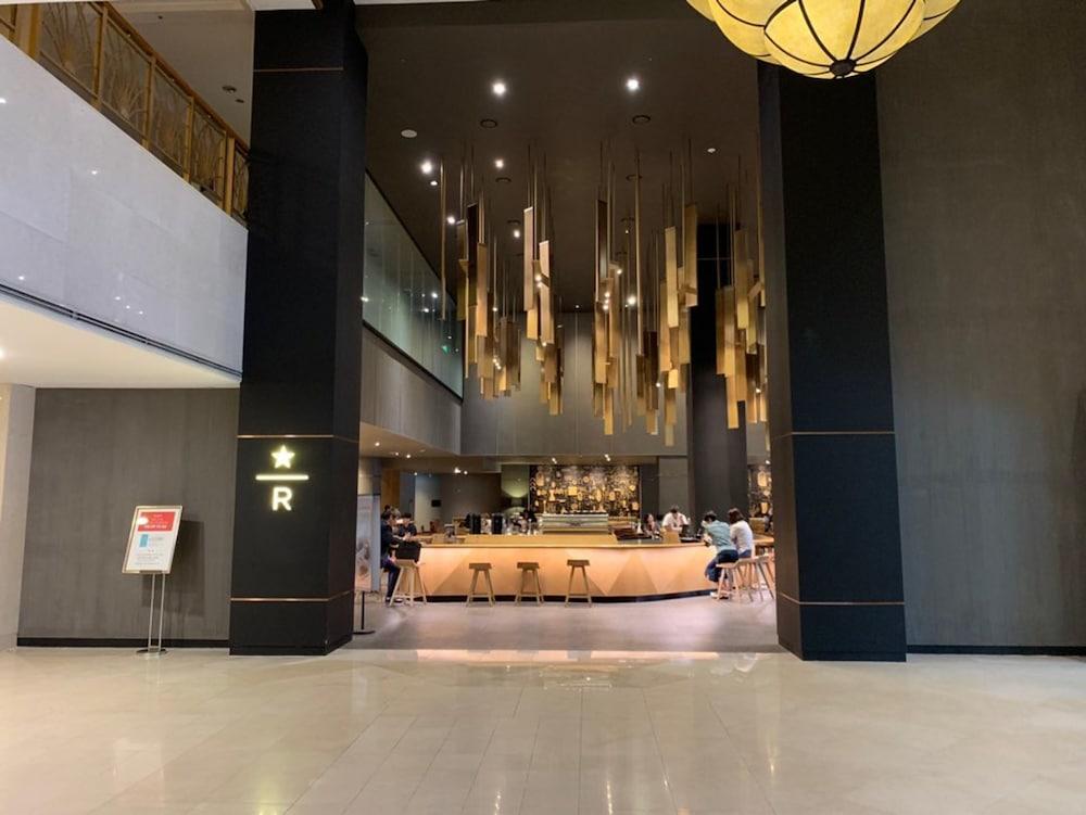 Grand Hotel - Lobby