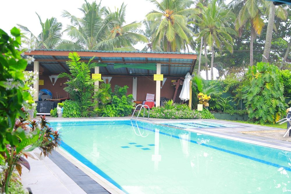Ranveli Beach Resort - Outdoor Pool