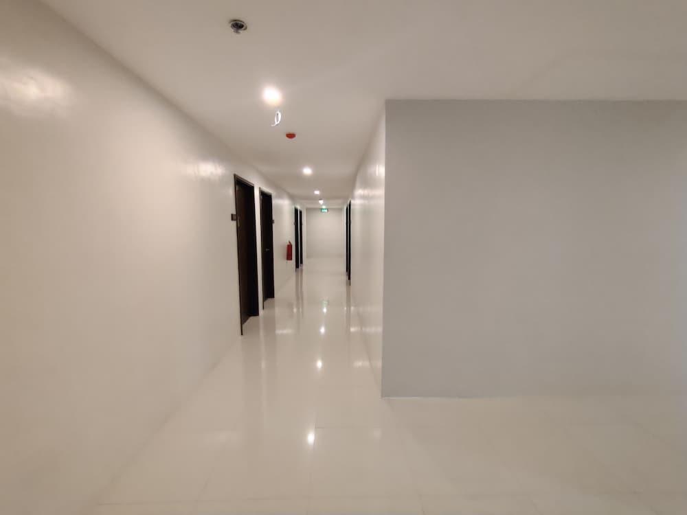 Top Star Hotel Tagum - Hallway