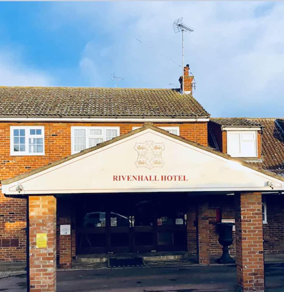 OYO The Rivenhall Hotel - Featured Image