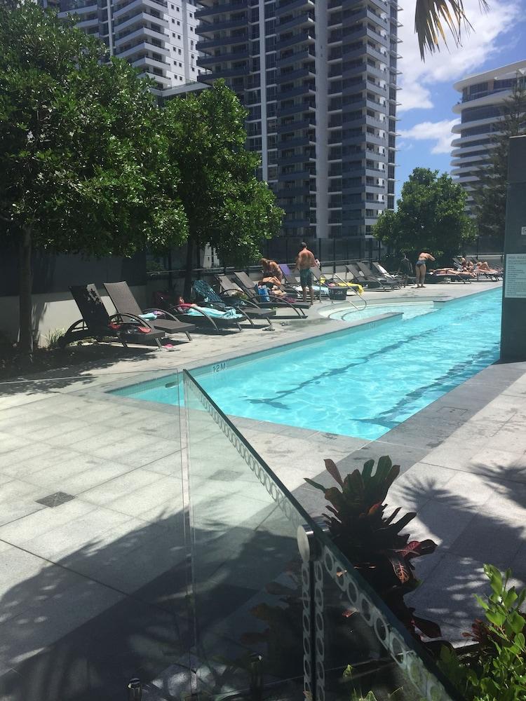 Large Apartment at Oracle Resort - Pool