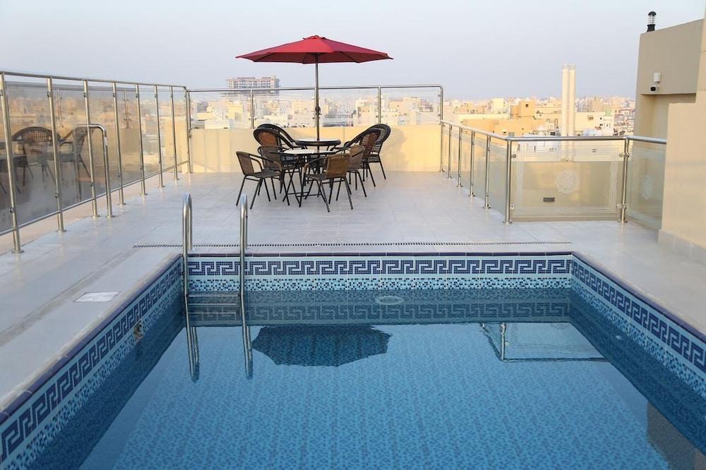 Areen Alnaeem Hotel - Rooftop Pool