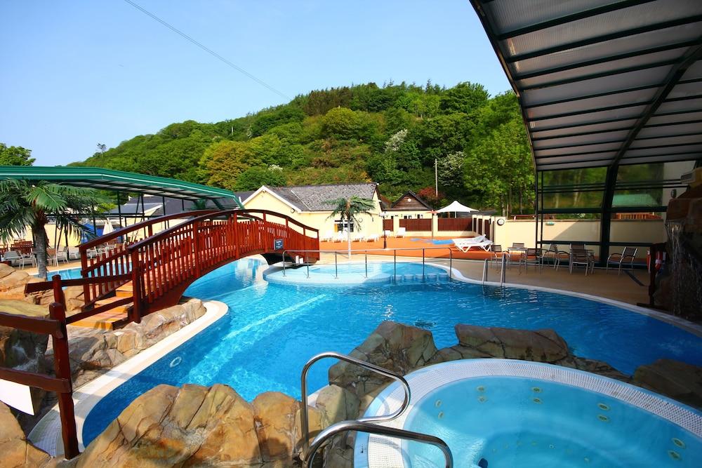 Cardigan Bay Holiday Park - Outdoor Pool