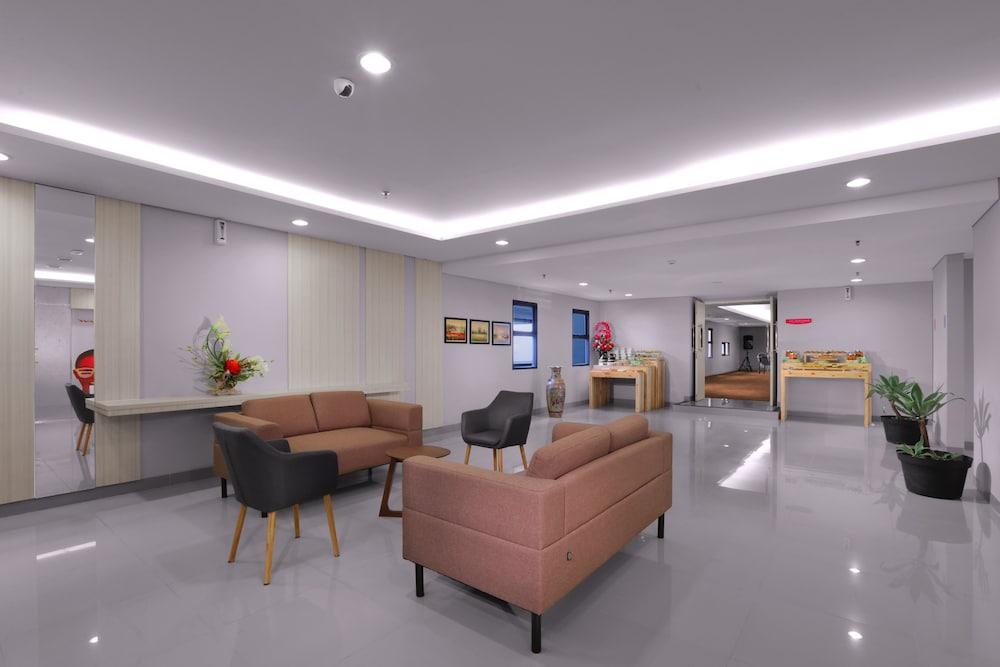 favehotel Bandara - Tangerang - Lobby Sitting Area