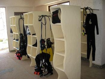 El Canonero Diving Beach Resort - Equipment Storage