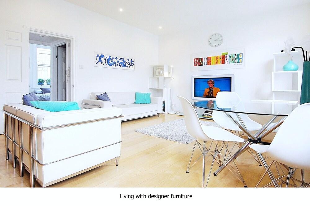 Luxury Designer Apartment Hammersmith 1 - Room