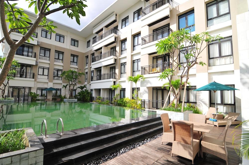 Grand Kuta Hotel and Residence - Pool