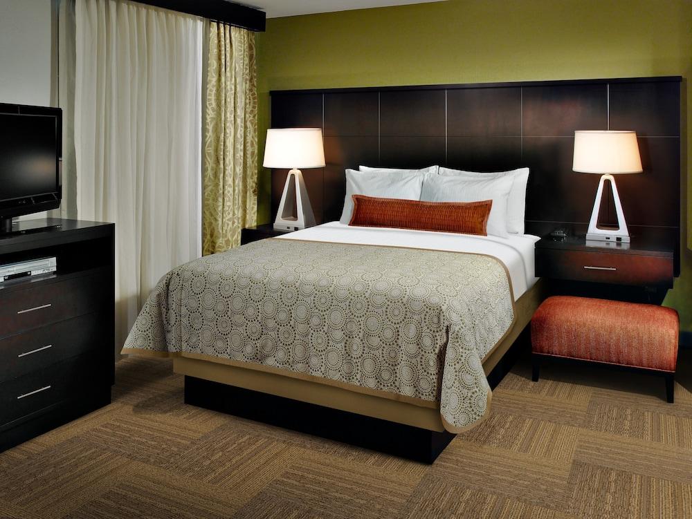 Staybridge Suites Dearborn MI, an IHG Hotel - Room