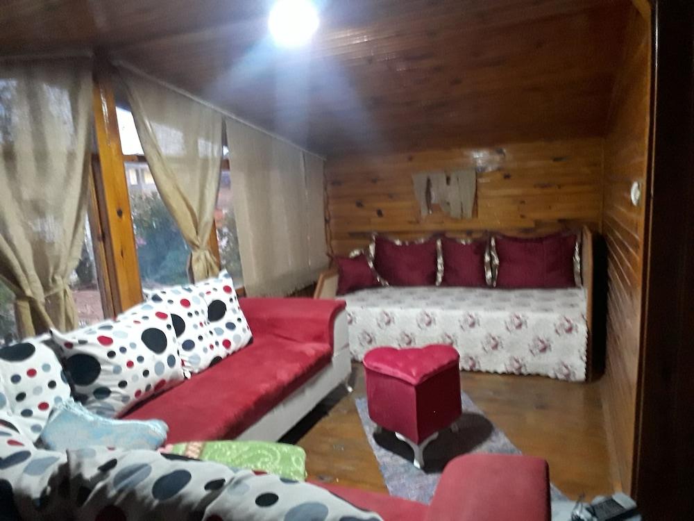 Side Tuana Garden Home - Room