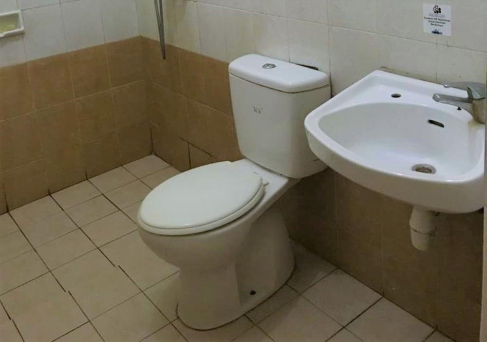 Hotel Segiri - Bathroom