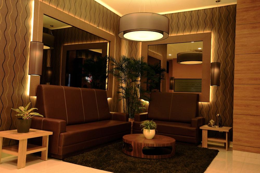 D'Cozie Hotel by Prasanthi - Lobby Sitting Area