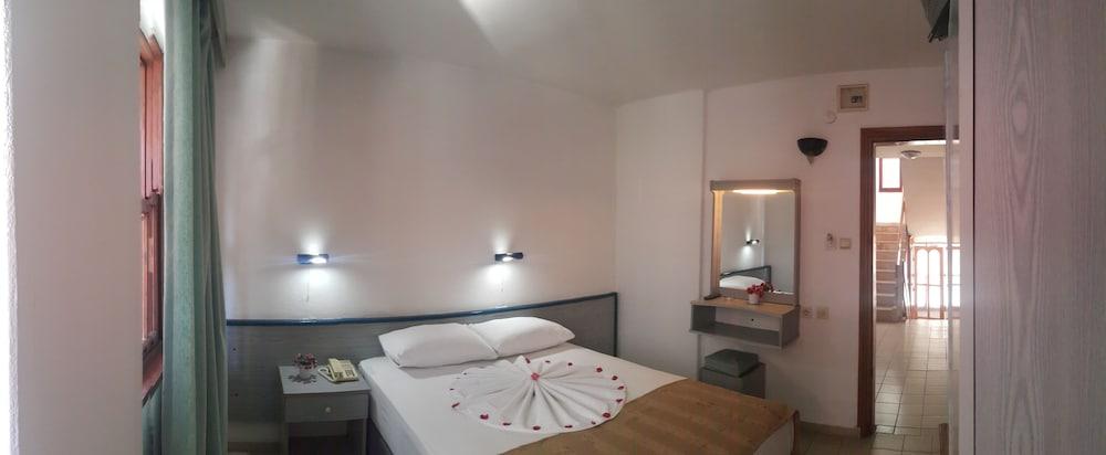 Midi Hotel - Room
