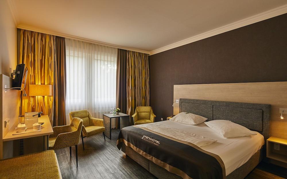 Neues Parkhotel - Featured Image