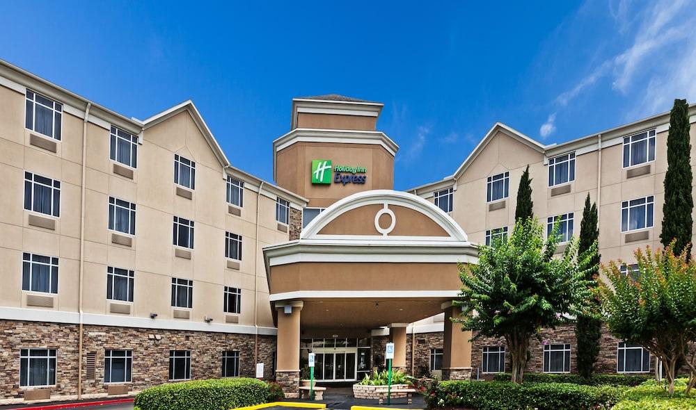 Holiday Inn Express Hotel & Suites Houston-Downtown Conv Ctr, an IHG Hotel - Featured Image
