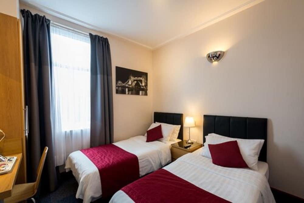 Adria Hotel - Room
