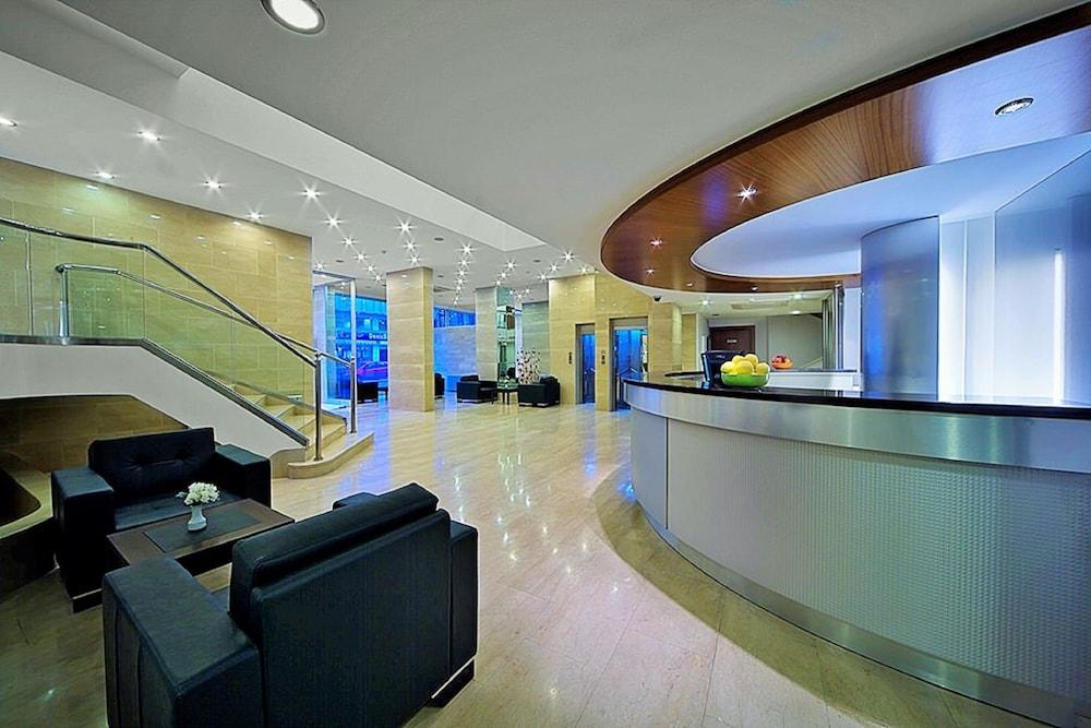 SV Business Hotel Diyarbakır - Interior Entrance