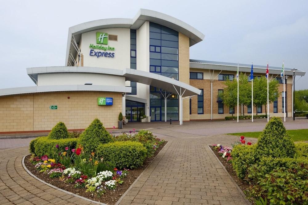 Holiday Inn Express Northampton - South, an IHG Hotel - Featured Image