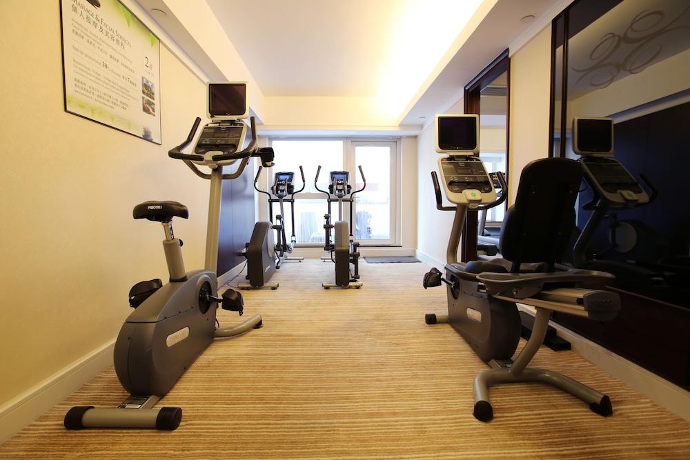 Harbour Plaza 8 Degrees - Fitness Facility