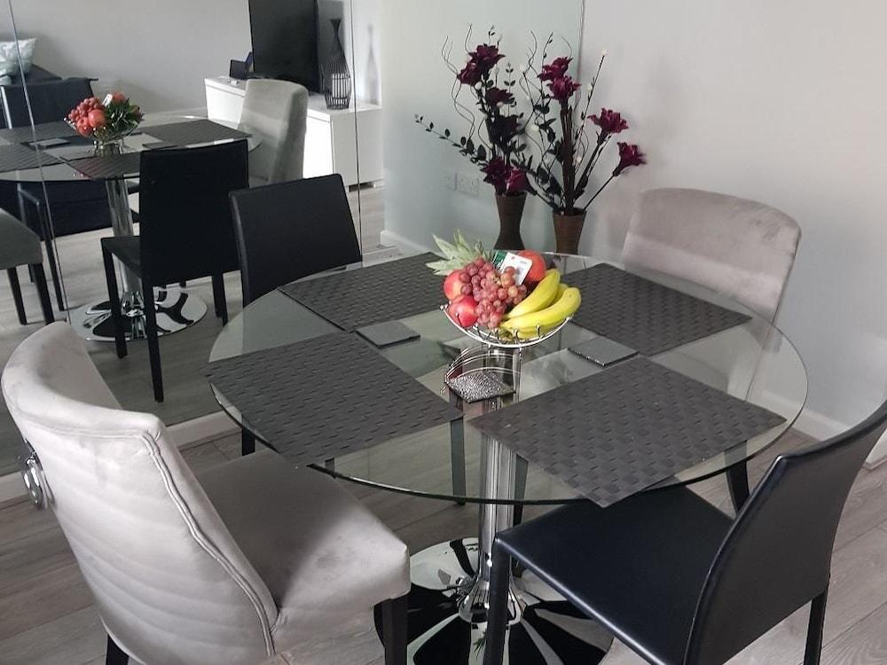 Select Serviced Accommodation - Gweal Place - Room