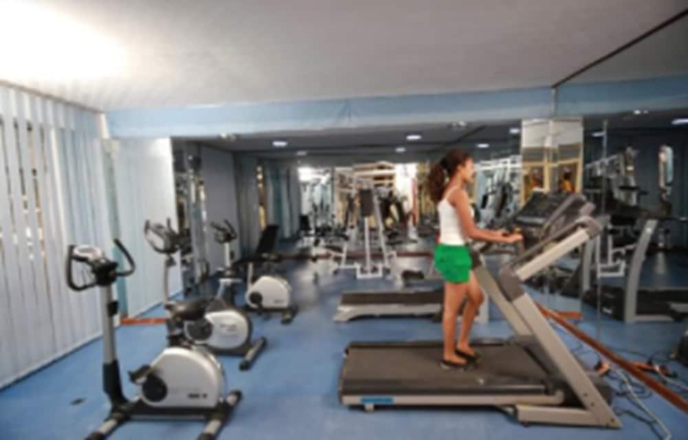 Crown Hotel - Fitness Facility