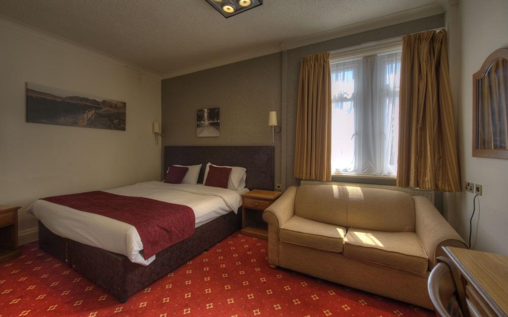 Royal Hotel - Room