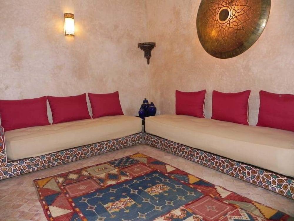 Dar Bianca - Living Room