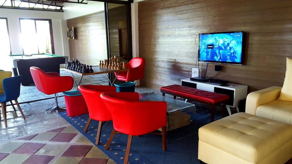 Batangas Country Club - Lobby Lounge