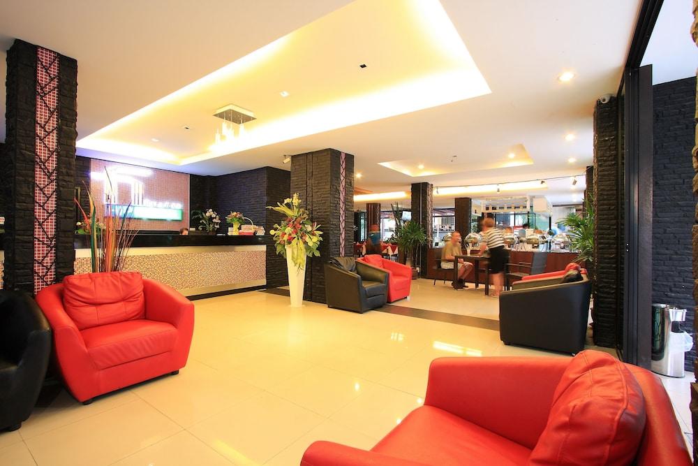 Baramee Hip Hotel - Lobby Sitting Area