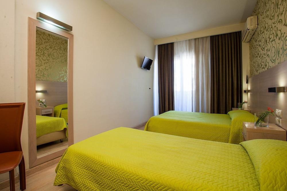 Hotel Rotonda - Room