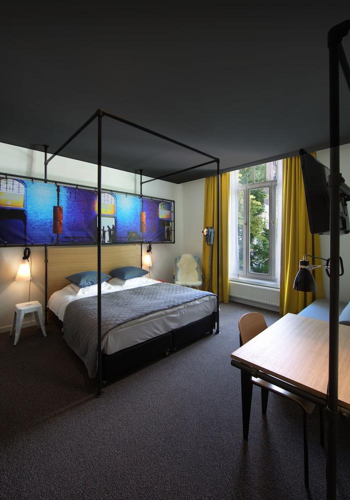 Zoom Hotel - Room