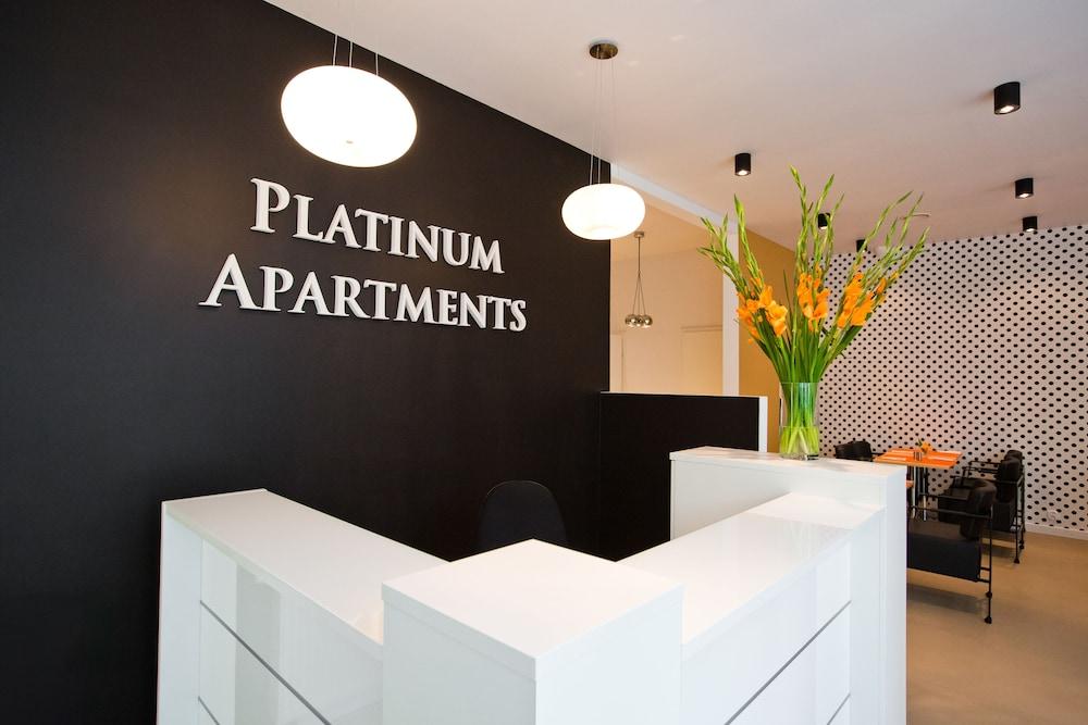 Platinum Apartments Aparthotel - Interior Entrance