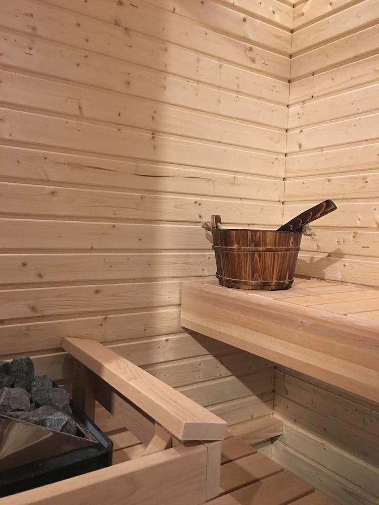 Arctic Resort Delight - Bathroom