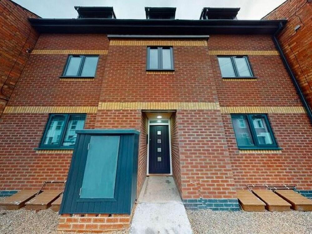 Contemporary Apartment in Worcester near Worcester Cathedral - Exterior