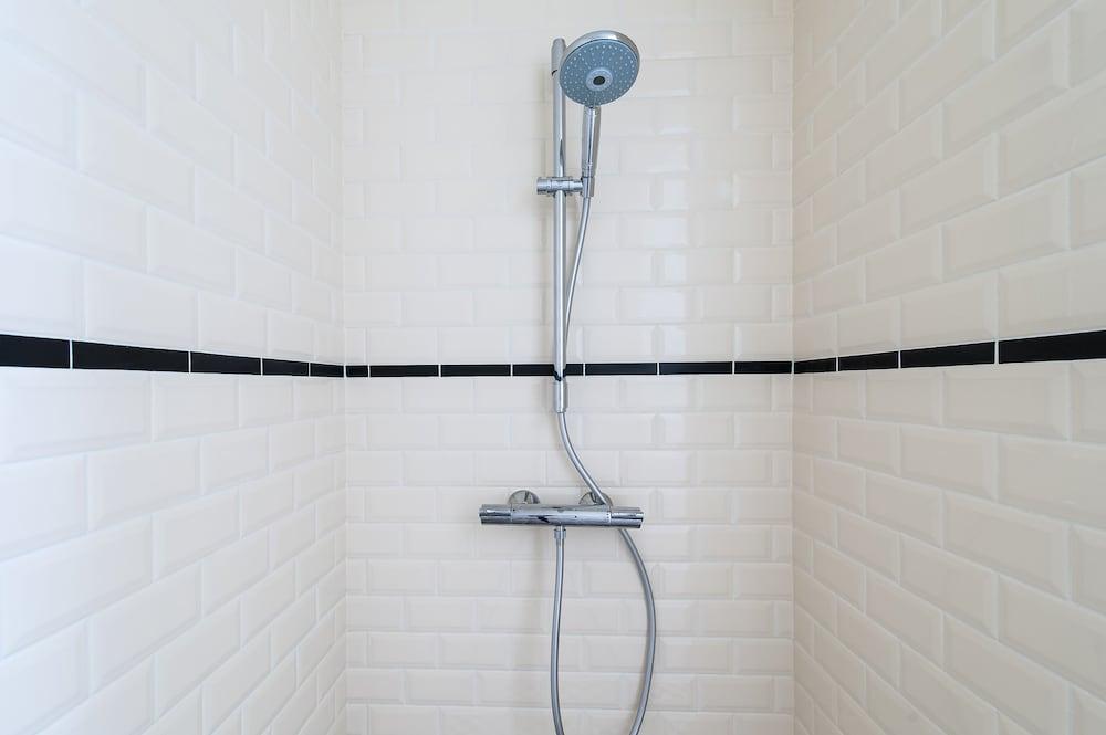 Short Stay Group Vondelgarden Serviced Apartments - Bathroom Shower