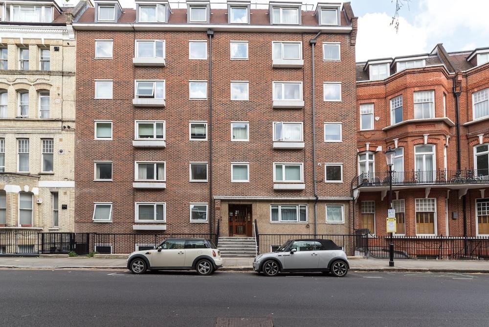 A Place Like Home - Comfortable South Kensington Apartment - Exterior