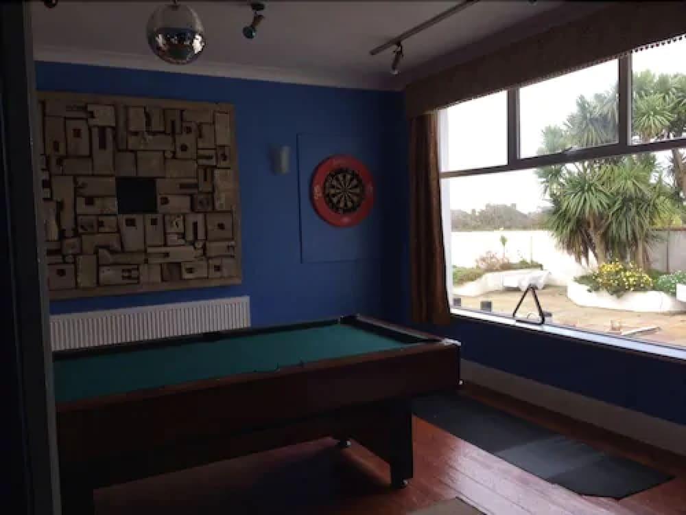 Pine Lodge Guest House - Game Room