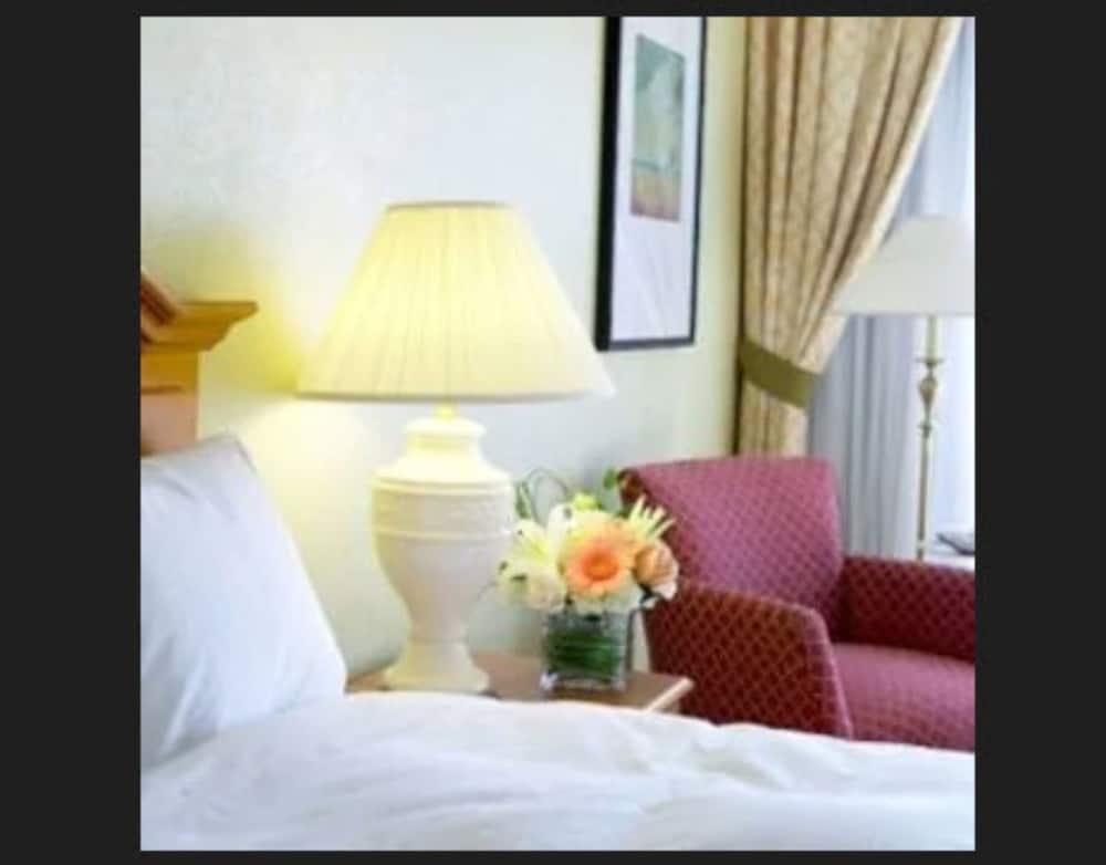 Hotel Satkar Residency - Room