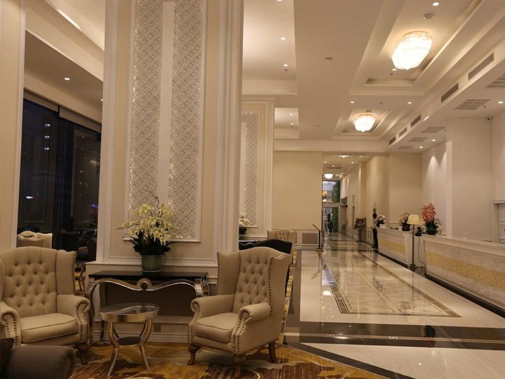 The Bazaar Hotel - Lobby Sitting Area