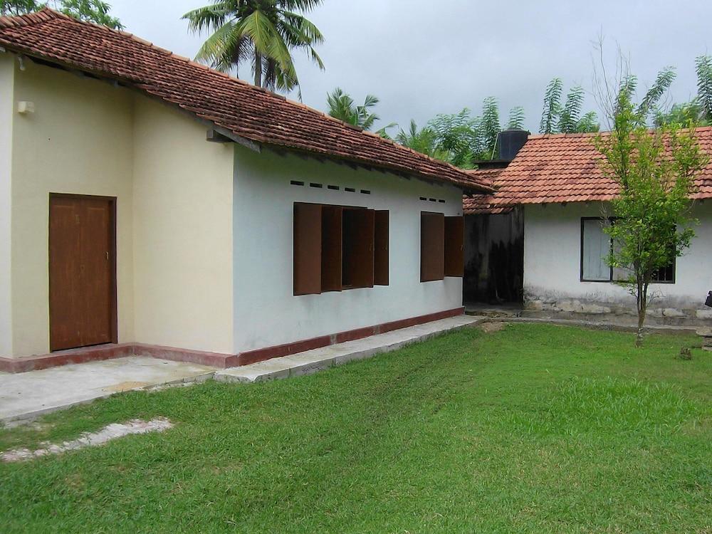 Mendis Cottage - Exterior