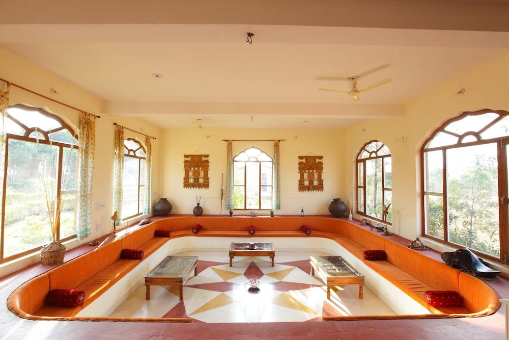 Hotel Pushkar Fort - Game Room