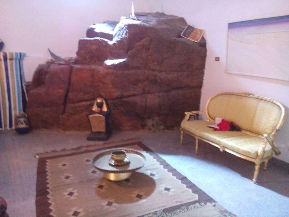 فندق الفرعون الذهبي - Living Room