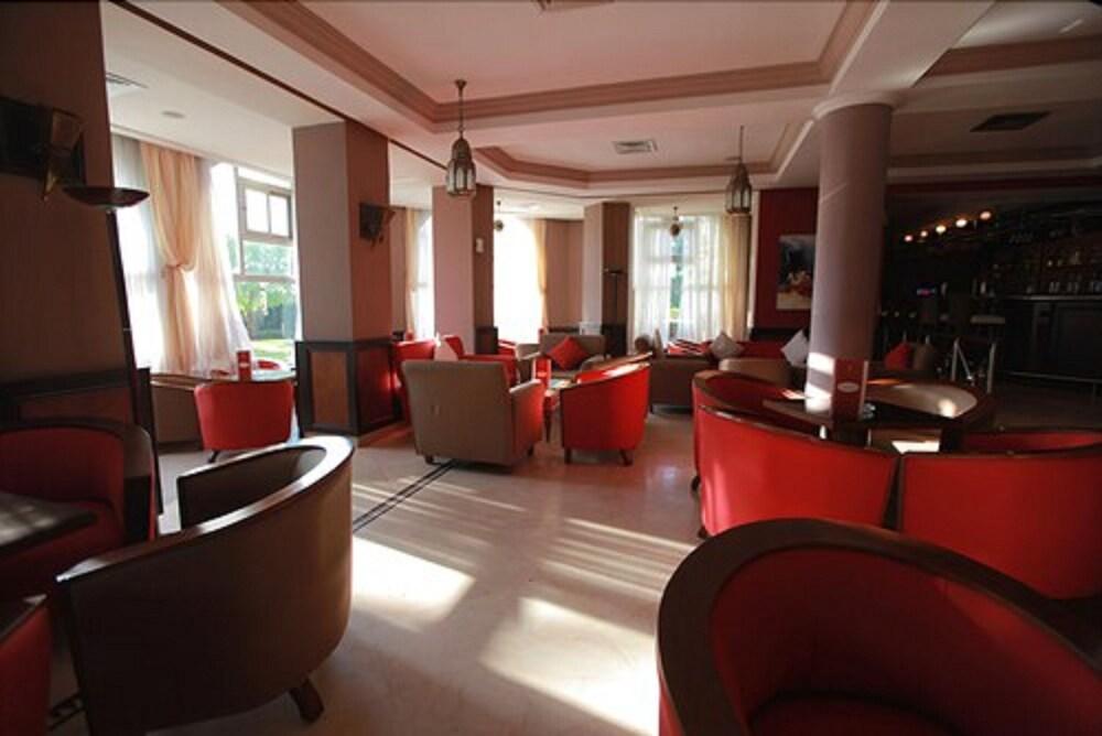 Hôtel Transatlantique Meknes - Lobby Sitting Area