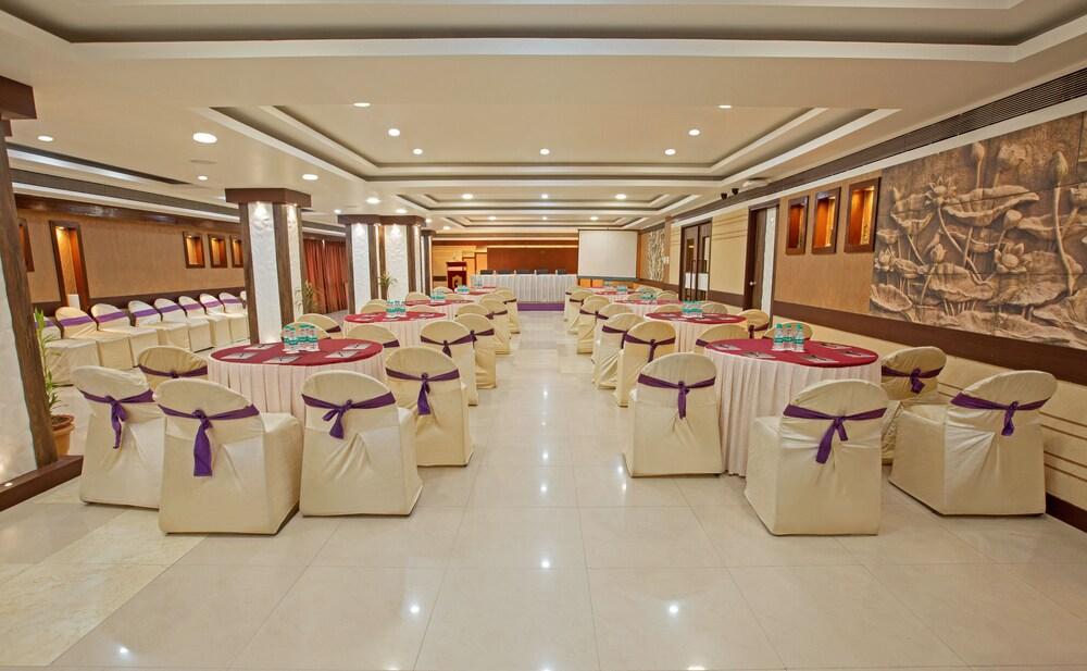 Hotel RajMahal - Banquet Hall