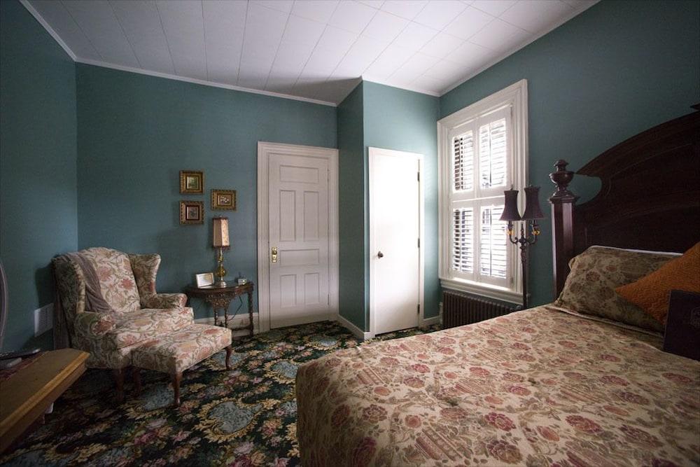 The Peter Herdic Inn - Room