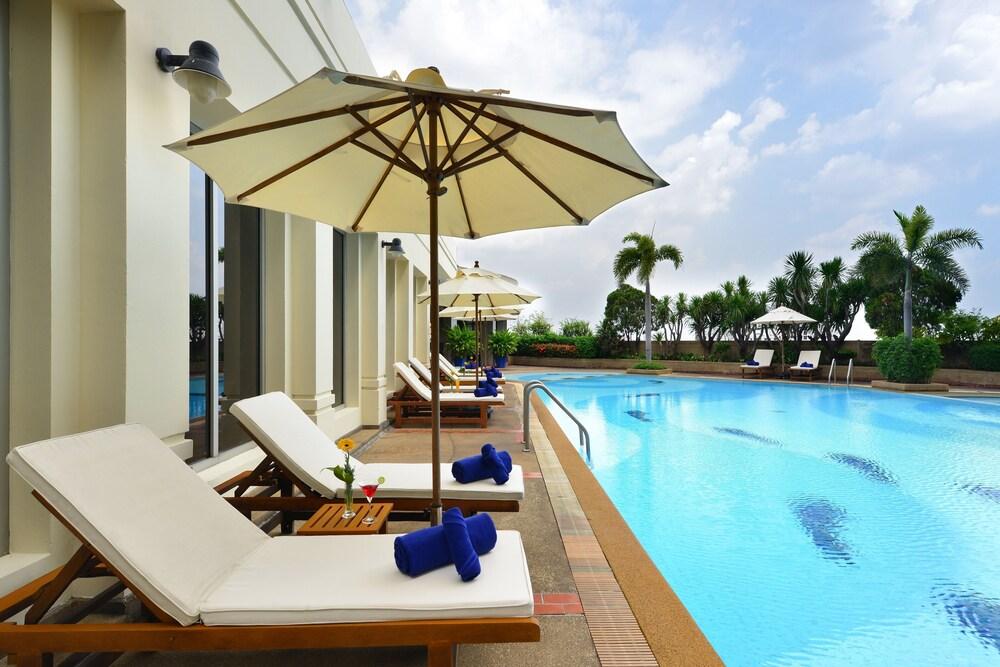 Miracle Grand Convention Hotel - Outdoor Pool