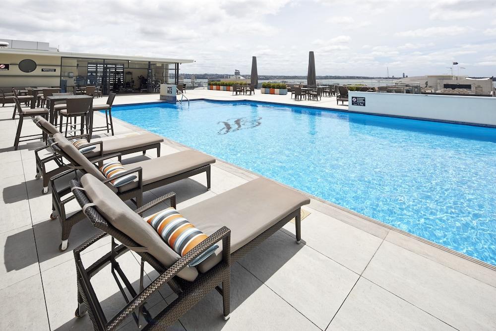 Heritage Auckland - Rooftop Pool